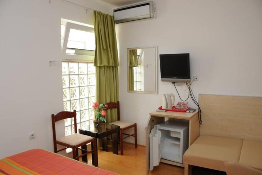 Bmv Room For 2-3 Persons Свети-Стефан Экстерьер фото